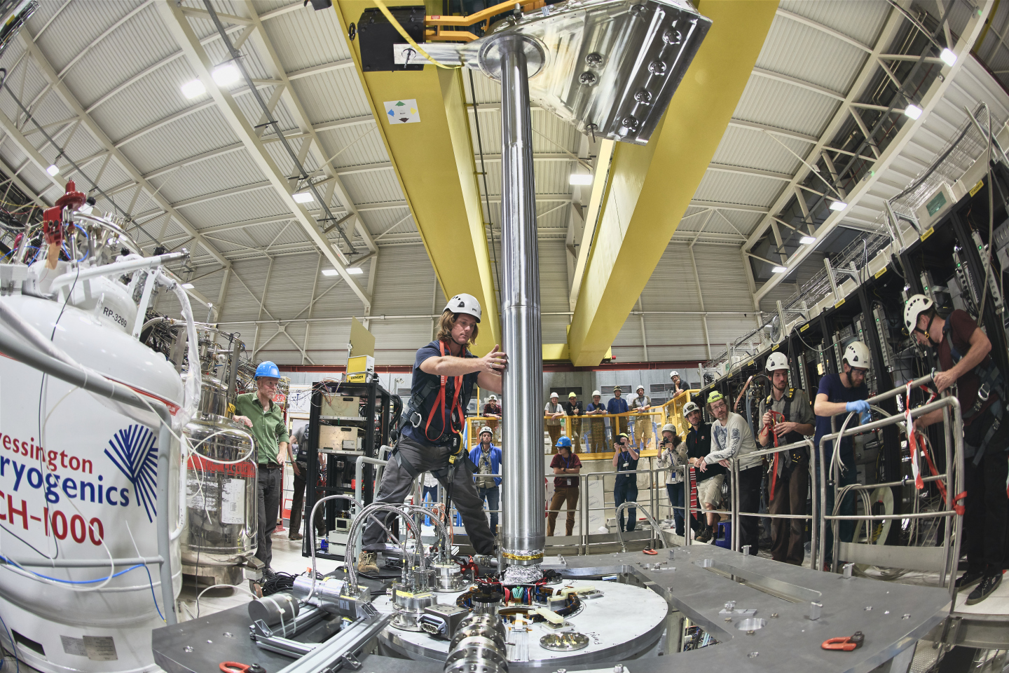 Insertion of the ALPHA-g apparatus (Image: CERN)